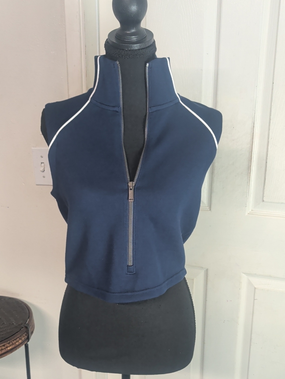 SPANX Navy Blue Zip-Front Cropped Tank with White Piping